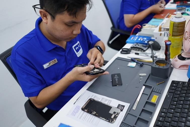 Thay kính cảm ứng Apple Watch SE